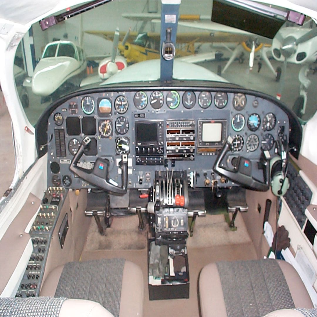 controles-aeronave-cessna402