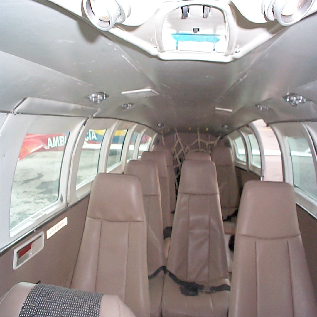 interior-aeronave-cessna402